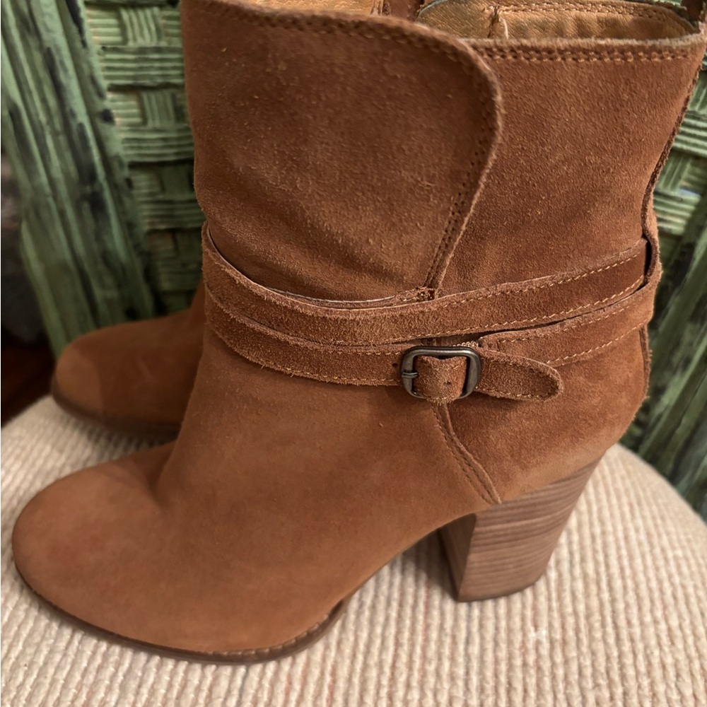Lucky Brand Latonya block ankle Boots
